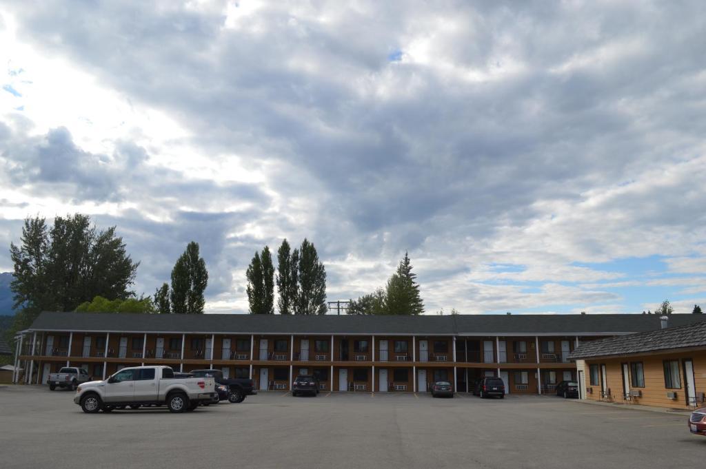 Mary'S Motel Golden Exterior photo